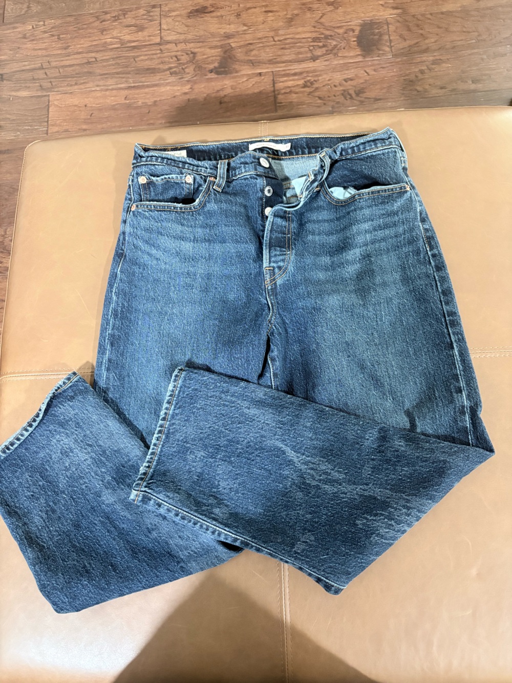 Levi’s premium wedgie straight 31/26 dark wash button fly